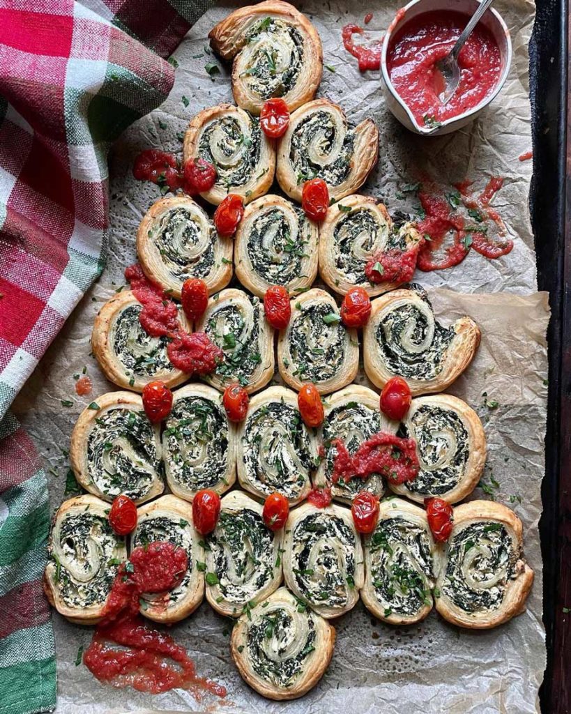 Spinach and Ricotta Puffed Pastry Christmas Tree Image